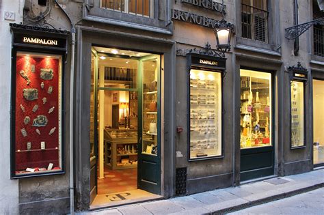 boutiques in florence italy.